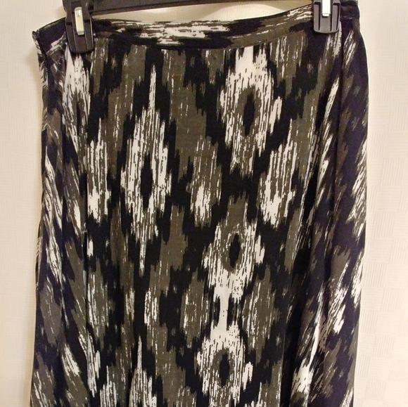 GRACE Elements Skirt - Picture 3 of 6